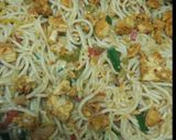 A picture of step 3 of Mini noodle rolls.