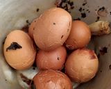 Foto langkah ke 4 dari resep 737. Telur Batik aka Telur Pindang.