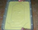 A picture of step 7 of Creamy frozen mango curd.