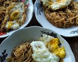 Foto langkah ke 4 dari resep Mie Godok Nyemek.