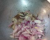 A picture of step 2 of Broad Bean Seed sabzi.