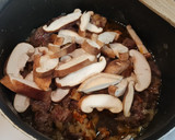 Foto del paso 3 de la receta: Fideuá de presa ibérica, chorizo y shiitake