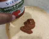 A picture of step 2 of Margareta pizza.
