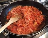 Une image de l'étape 7 de Oignons de roscoff aux tomates,poivron vert,épices et origan.