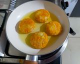 A picture of step 3 of Ragda Pattice.
