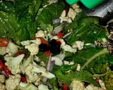 Foto langkah ke 3 dari resep Whole Cauliflower Tumis Pedas.