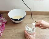 Foto del paso 2 de la receta: Coca de llanda con nueces (típica valenciana)