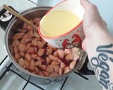 Gyümölcsleves vanília habarással recept fázis 3 fotója