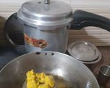 A picture of step 3 of Rice fritters.