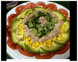 Foto del paso 2 de la receta: Ensalada de acelgas, bonito, maíz, Aguacate y tomate