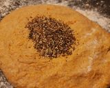 Foto del paso 4 de la receta: Pan de calabaza integral con semillas y pimienta 🎃🍞