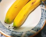 A picture of step 2 of Banana and Dates Smoothie.