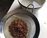 Foto del paso 5 de la receta: Endivias con carpaccio de gamba, perlas de soja y vinagreta de marisco