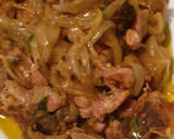 Foto del paso 4 de la receta: Chuletas de pavo encebolladas al mostaza