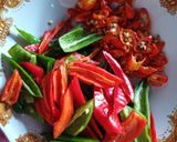 Foto langkah ke 2 dari resep Udang asam manis pedas.