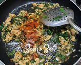 A picture of step 2 of Paneer Methi Bhurji.