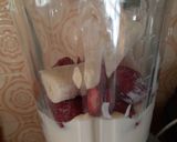 Foto del paso 1 de la receta: Frozen de yogurt, banana🍌 y frutilla 🍓