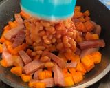 Foto del paso 2 de la receta Alubias con tomate, zanahoria y bacon