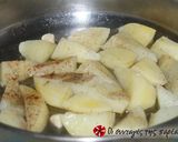 A picture of step 4 of Different potatoes in the oven.