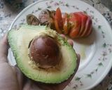 Foto del paso 2 de la receta Tostadas con ajo restregado, tomate y aguacate 🥑