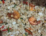 Foto langkah ke 4 dari resep Nasi goreng udang kelor.