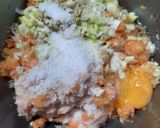 Foto langkah ke 2 dari resep 18. Chicken Cabbage Roll (sawi putih gulung daging ayam).