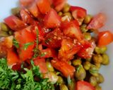A picture of step 2 of Hara chana salad.