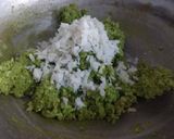 A picture of step 3 of Lilva kachori.