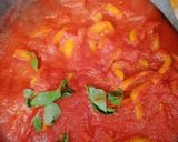 Foto del passaggio 4 della ricetta Pasta al sugo con i peperoni