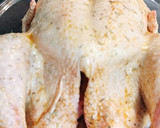 Foto del paso 1 de la receta: Pollo entero asado al horno