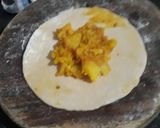 A picture of step 2 of Stuffed aloo gobhi Paratha.