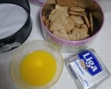 Mézes-meggyes túrótorta sütés nélkül recept fázis 1 fotója