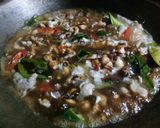Foto langkah ke 3 dari resep Kulit Ayam Pedas Nampol.