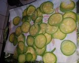 Une image de l'étape 1 de Tarte courgettes tomates thon.