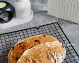 Foto langkah ke 15 dari resep Cranberries Sourdough Bread 77%.