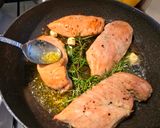 Serpenyőben sült csirkemell recept fázis 5 fotója