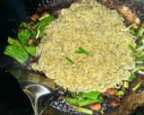 Foto langkah ke 3 dari resep Mie Goreng Udang.
