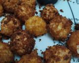 Foto del paso 3 de la receta: Bolitas de queso con mermelada de fresa