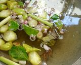 Foto langkah ke 2 dari resep Pindang serani patin dan tahu bumbu iris.