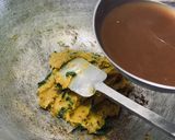 A picture of step 3 of Lauki ki jelly.