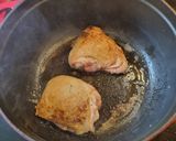 A picture of step 3 of Chicken and chalots in Dijon and white wine vinegar.