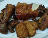 Foto langkah ke 13 dari resep Ayam Goreng Ungkep Bumbu Kuning.