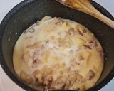 Foto del paso 4 de la receta Dados de pollo en salsa de calabacín y nueces