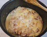 Foto del paso 4 de la receta: Dados de pollo en salsa de calabacín y nueces