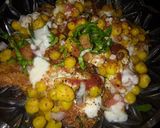 A picture of step 6 of Besan Palak Chat.