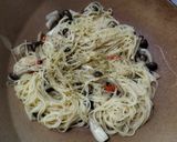 Foto langkah ke 3 dari resep #116. Spaghetti Aglio Olio Jamur Shimeji.