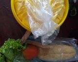 Foto langkah ke 1 dari resep Hotdog simple ala lucy's.