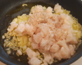 Foto del paso 2 de la receta: Pudín de merluza y gambas