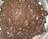 Foto langkah ke 5 dari resep Semprit Celup Coklat.