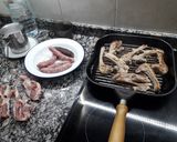 Foto del paso 1 de la receta: Cordero lechal, longanizas y botifarra
